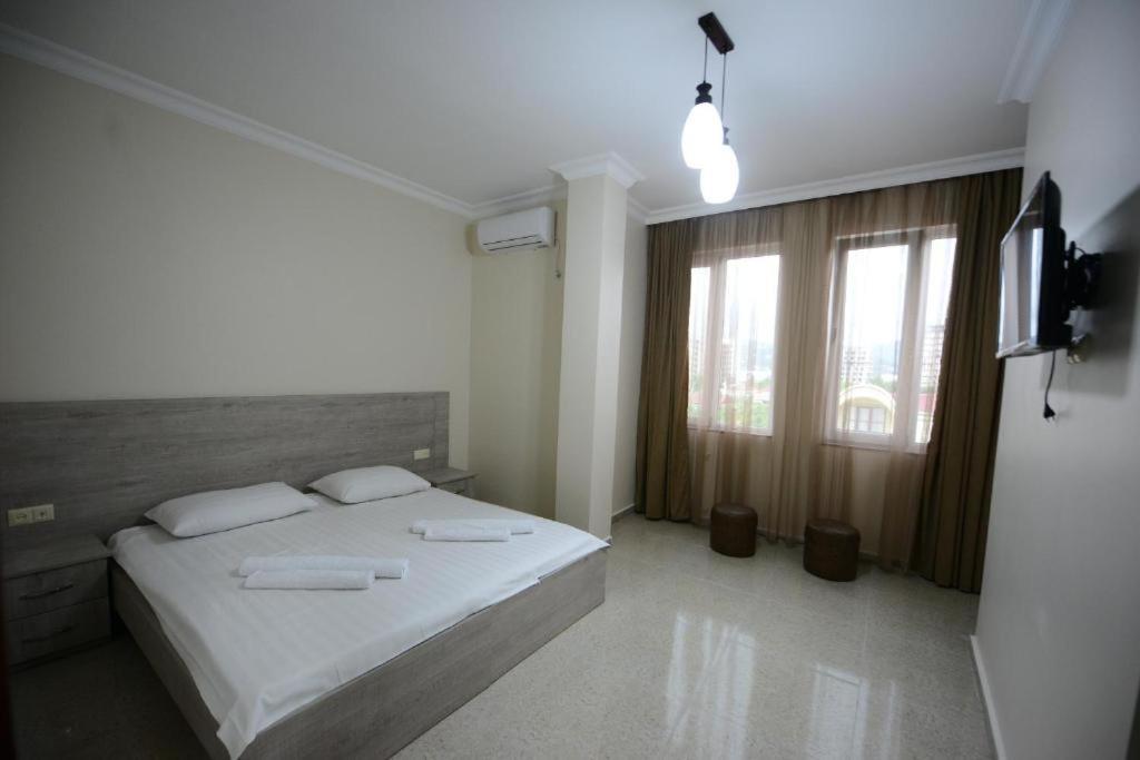 Nana'S Hotel Tchaikovsky Street 34 Batumi Bagian luar foto